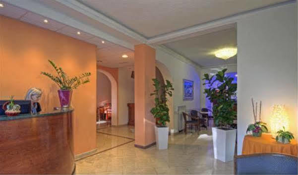 Hotel Firenze В'яреджо Екстер'єр фото